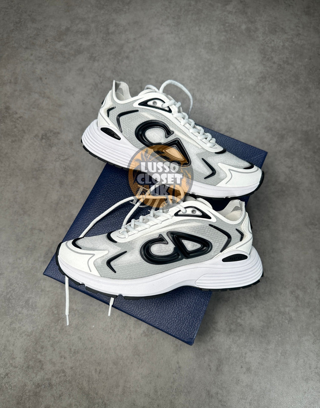 Dio - White Tech B30 Trainers