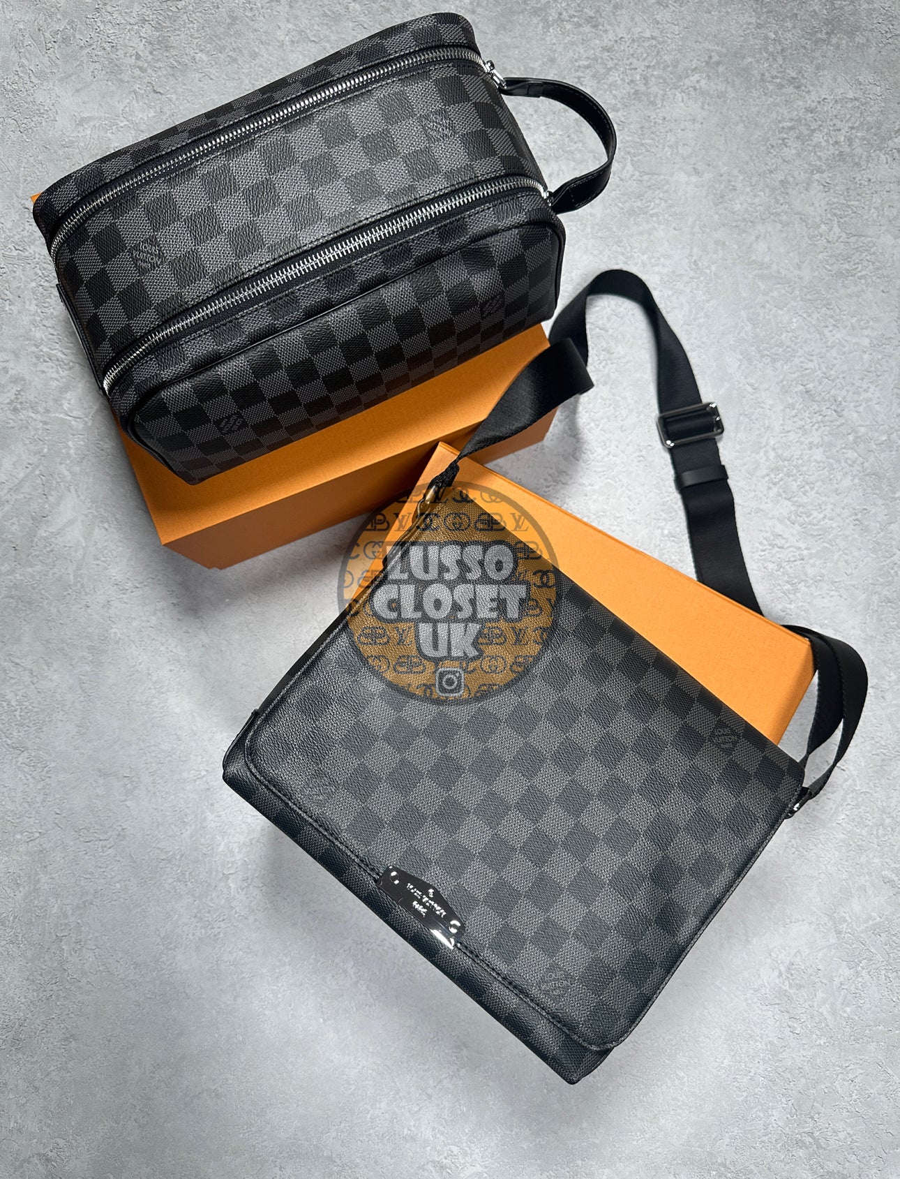 Lou - Check Wash Bag