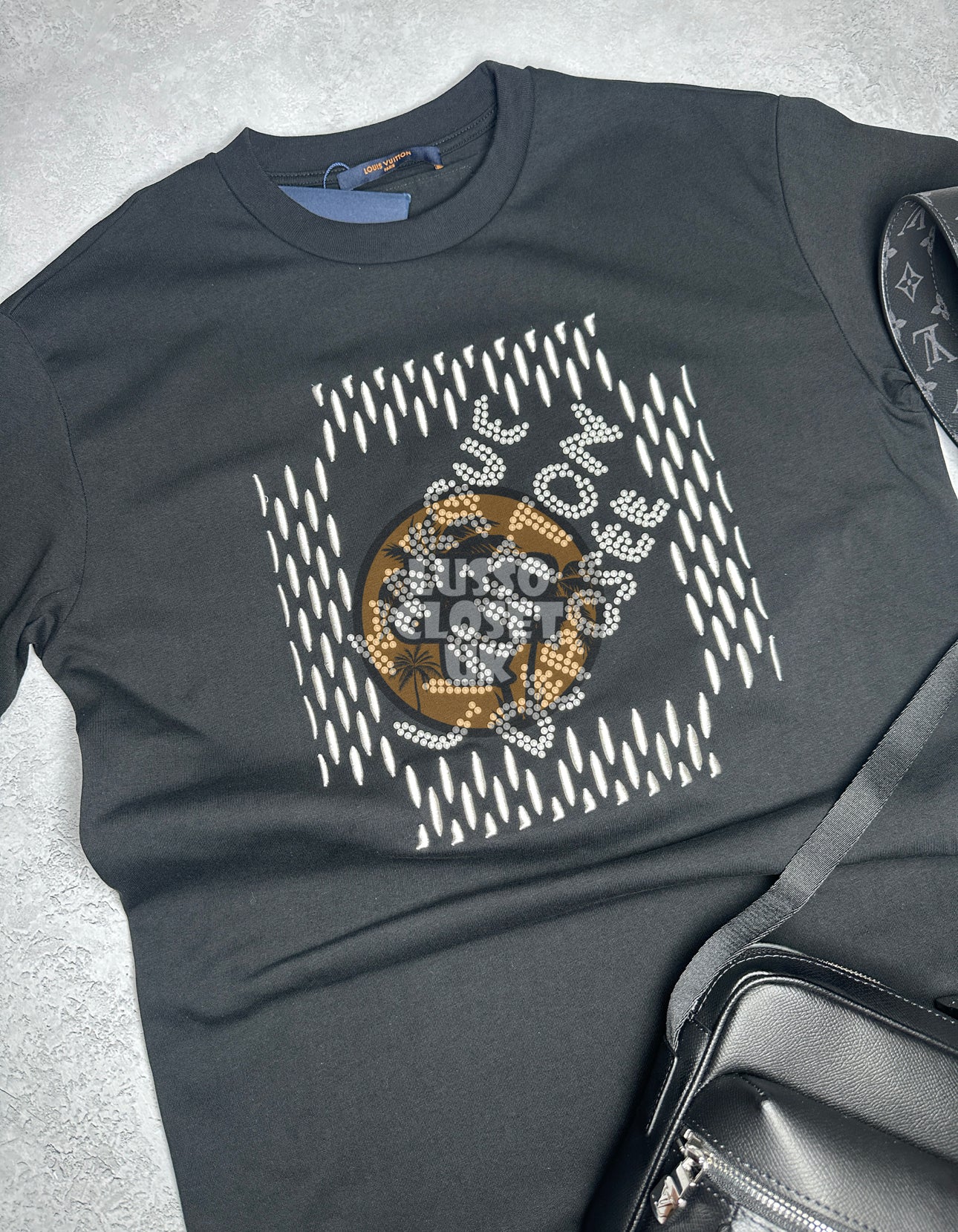 Lou - Pearl Marque T Shirt