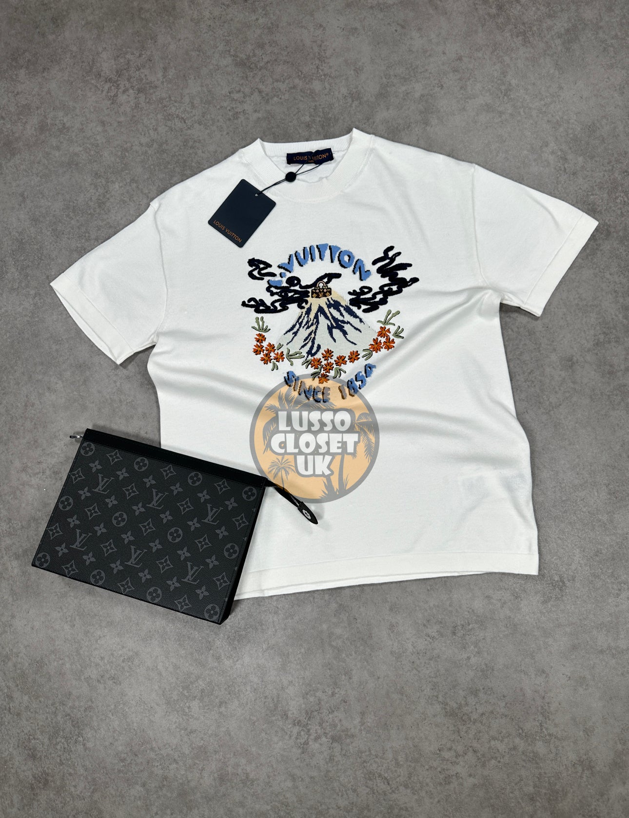 Lou - Volcano Crewneck T Shirt