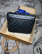 Lou - District Messenger