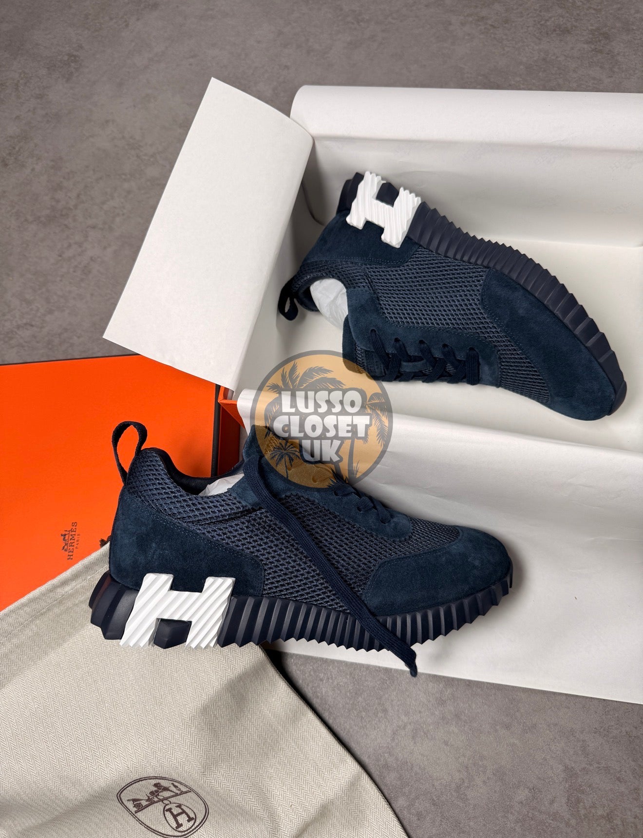HRMS - Navy White H Trainers