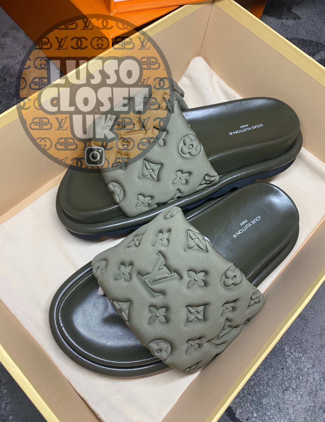 Lou - Green Pillow Sliders