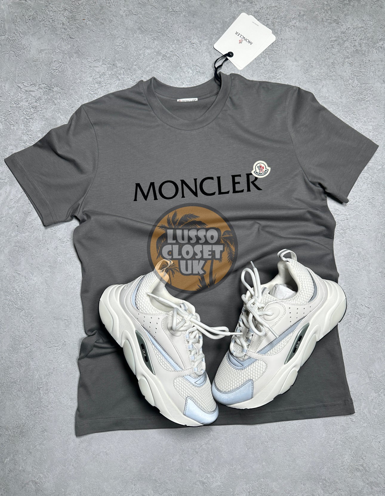 Mon - Grey Word Badge T Shirt