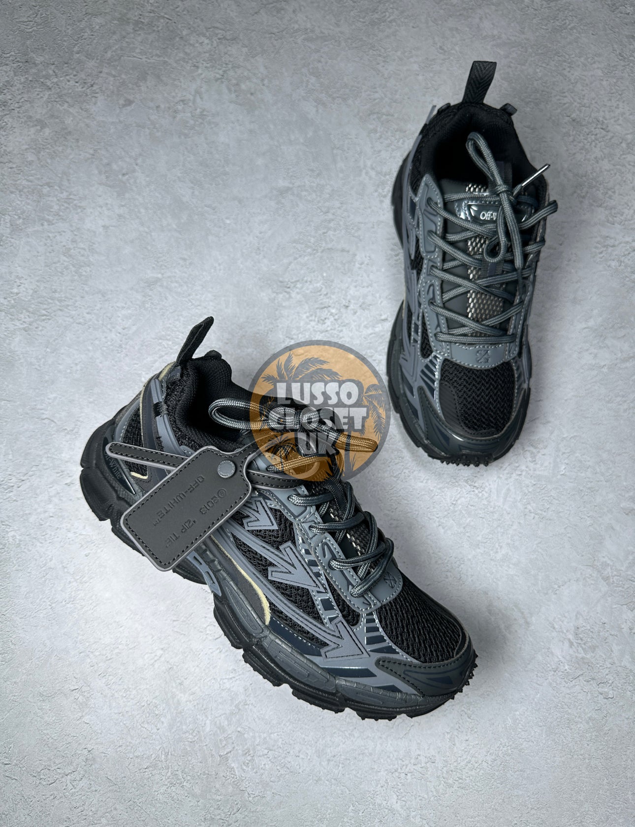 OW - Black Right Back Trainers