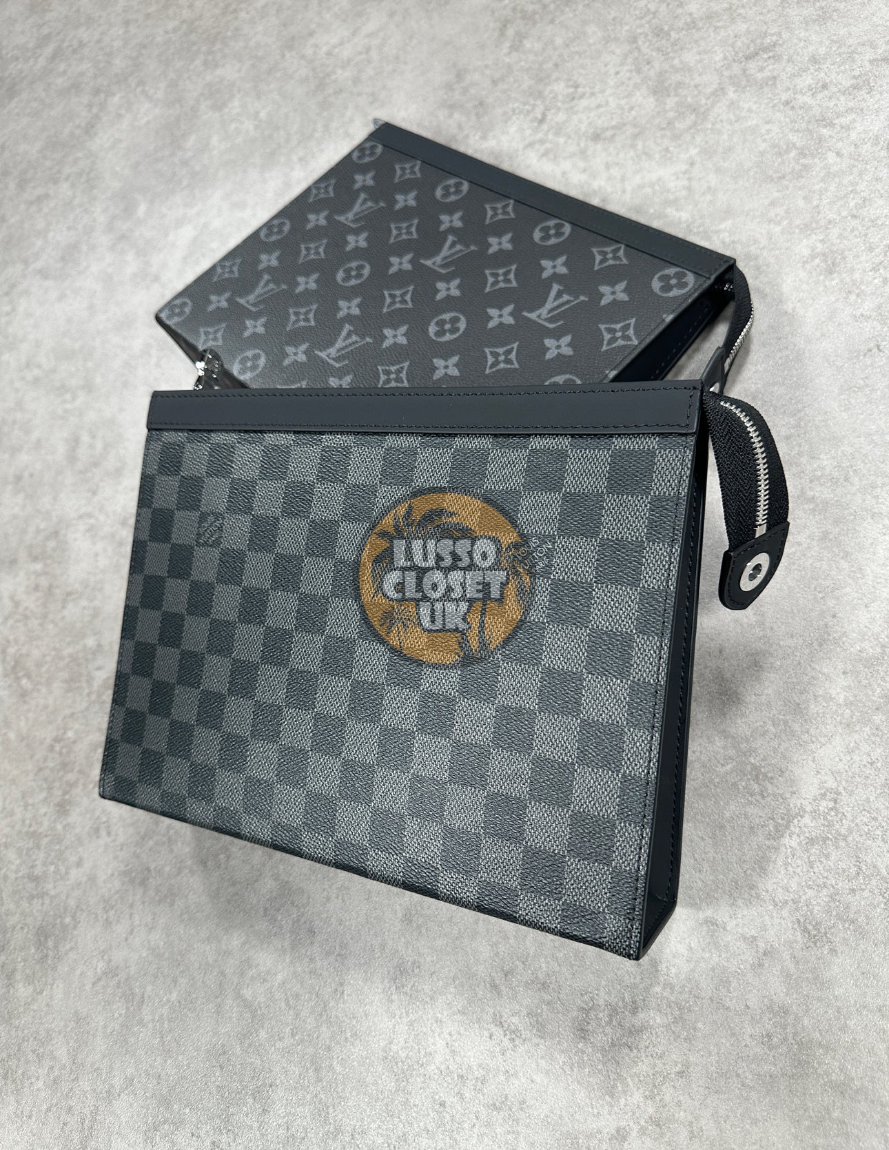 Lou - Check Hand Luggage