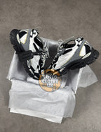 OW - Black / White Right Back Trainers