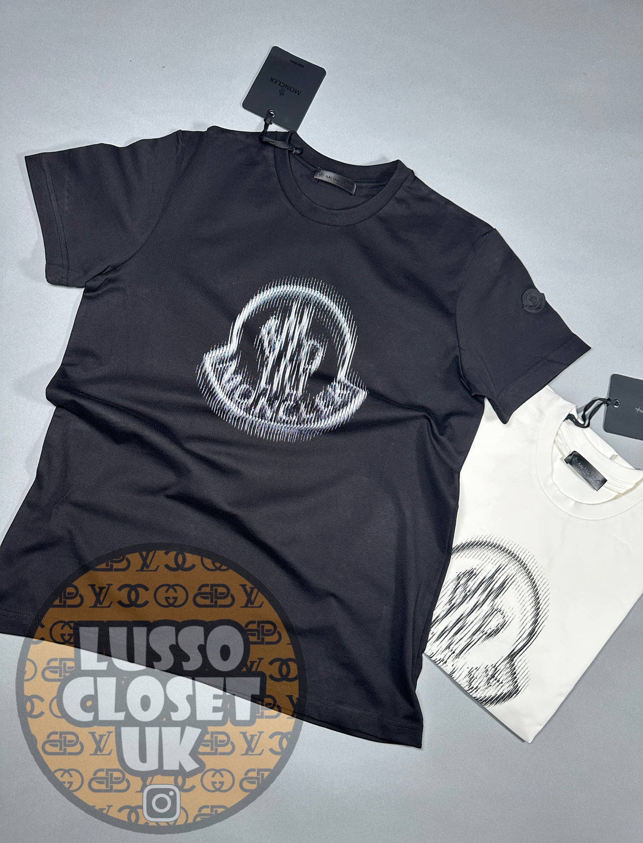 Mon - Blur Badge T Shirt