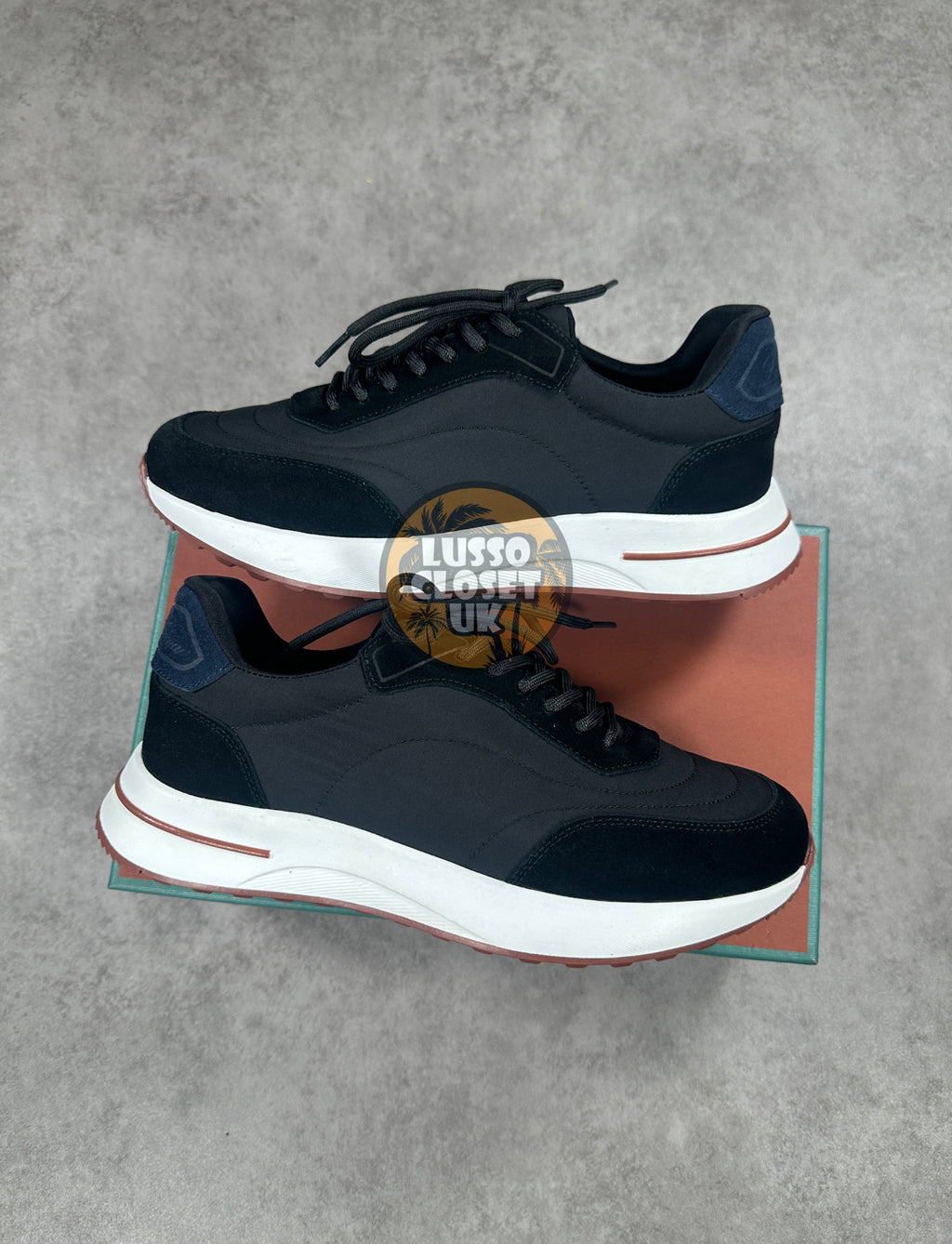 LP - Black & White Trainers