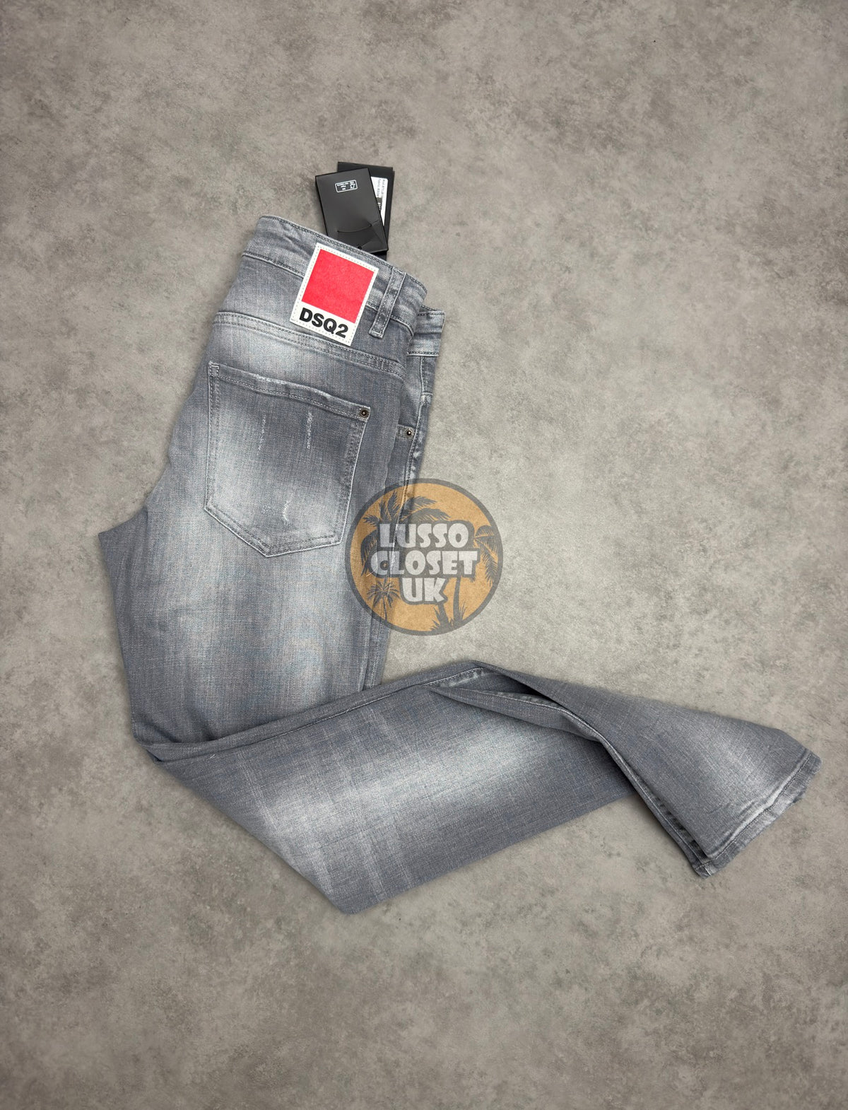 DSQ - Grey Rip / Red Badge