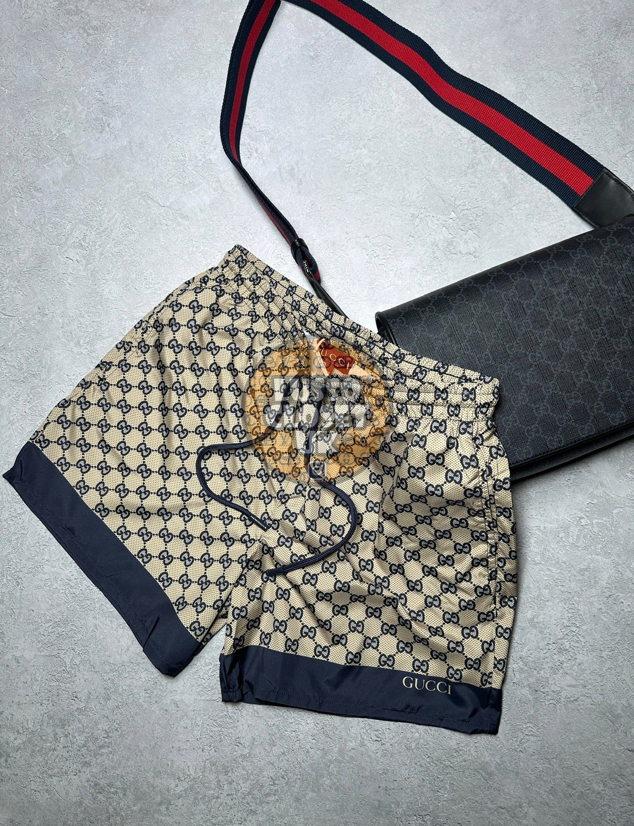 GG - Beige Navy Short