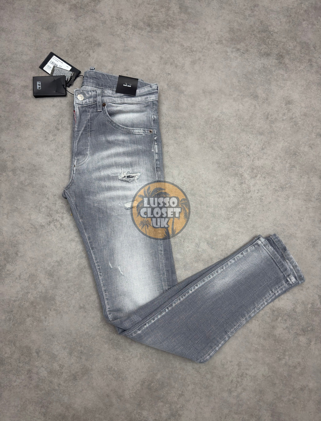 DSQ - Grey Rip / Red Badge