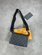 Lou - Wearable Wallet Bag