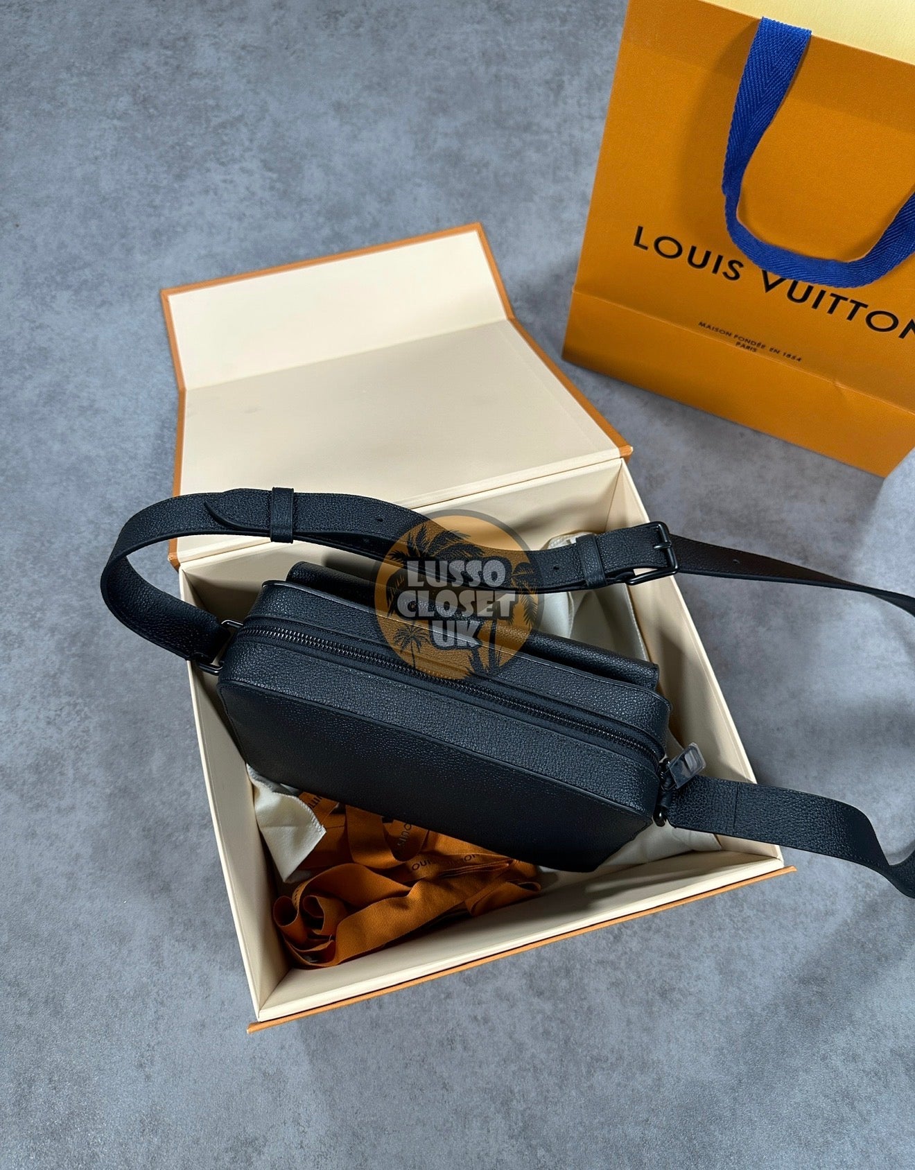 LSV - Boarding Bag